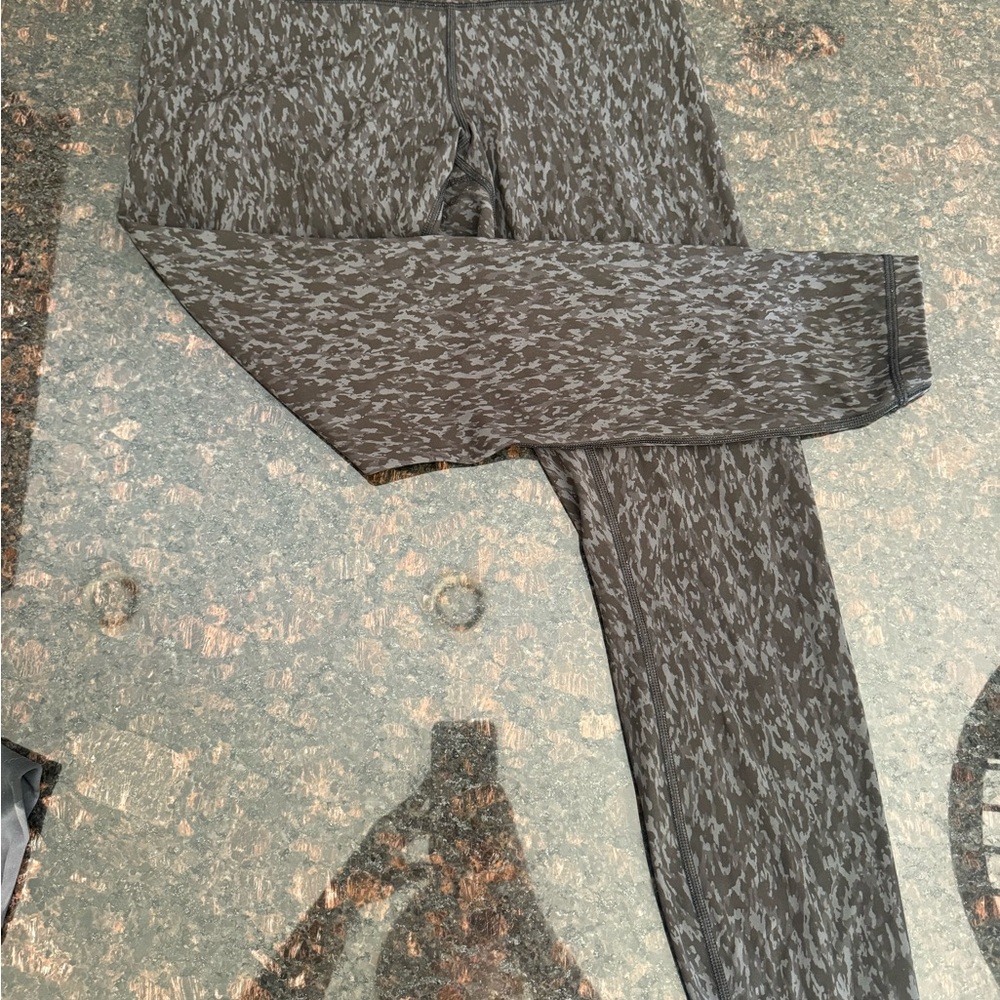 Lululemon cheetah leggingsgs